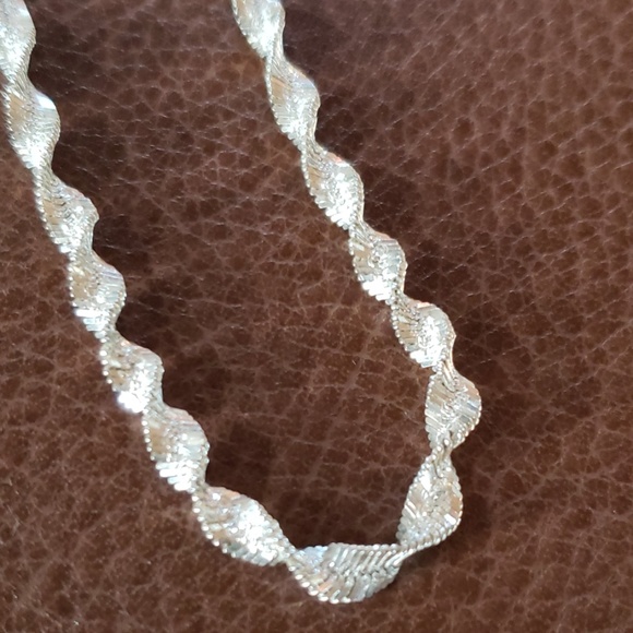 .925 sterling silver twisted herringbone chain - Picture 2 of 3